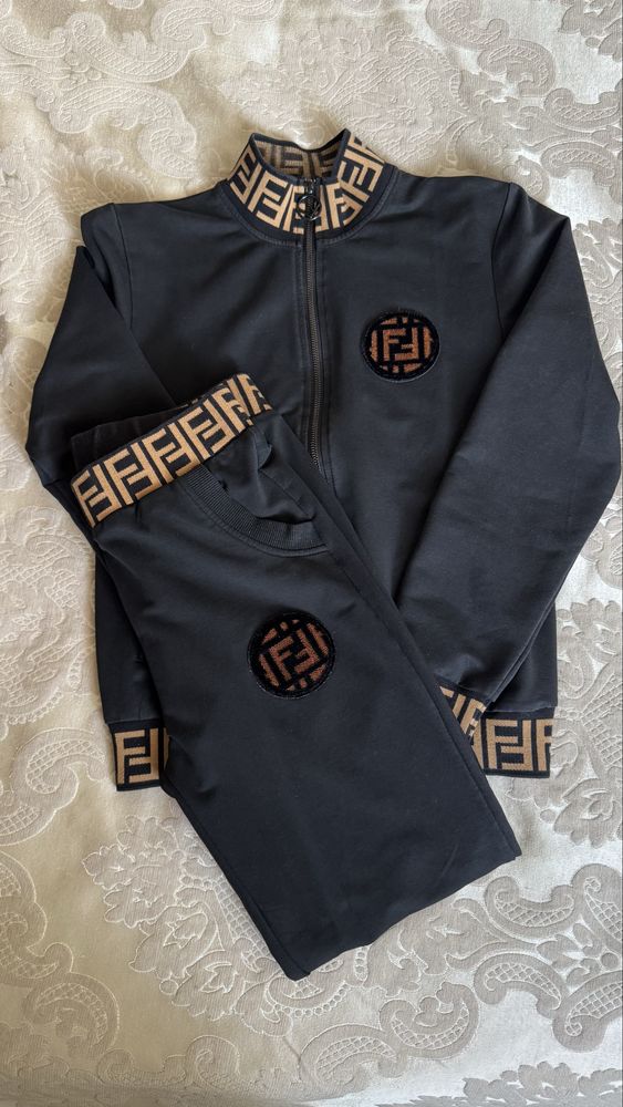 Спортивный костюм Fendi