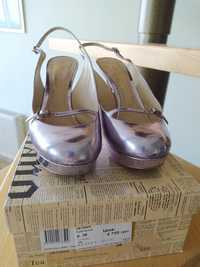Galliano коллекционная модель серебряных туфель на высоком каблуке
