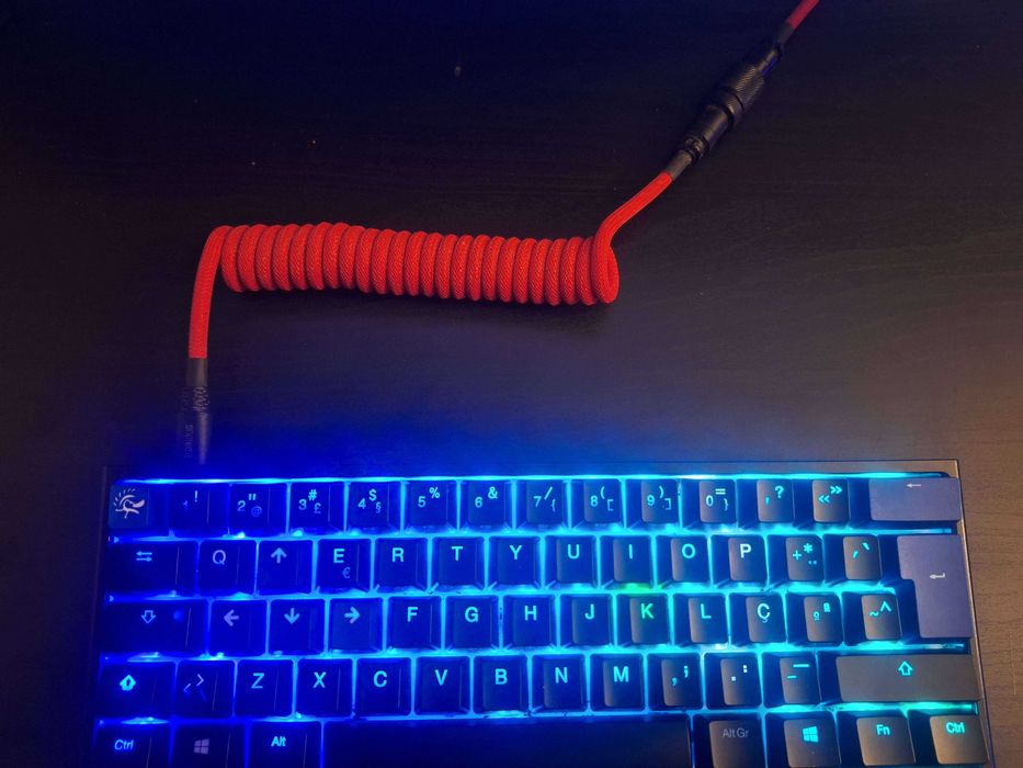 teclados 2 ducky one 2 mini, 2 tapetes de rato XXL, 1 Cabo e Teclas