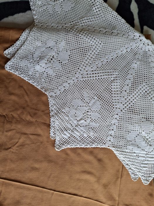 Toalha de renda em crochet feita à mão