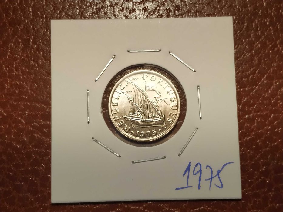 401 moeda de 2,5 escudos de 1975 - Portugal