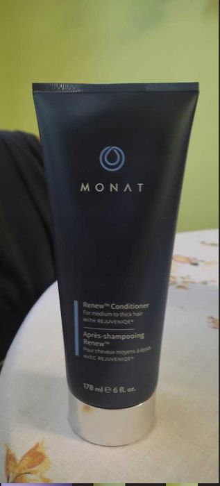 Monat Renew Odżywka z REJUVENIQE Olejek Shea Odżywiony i Zdrowy Wygląd