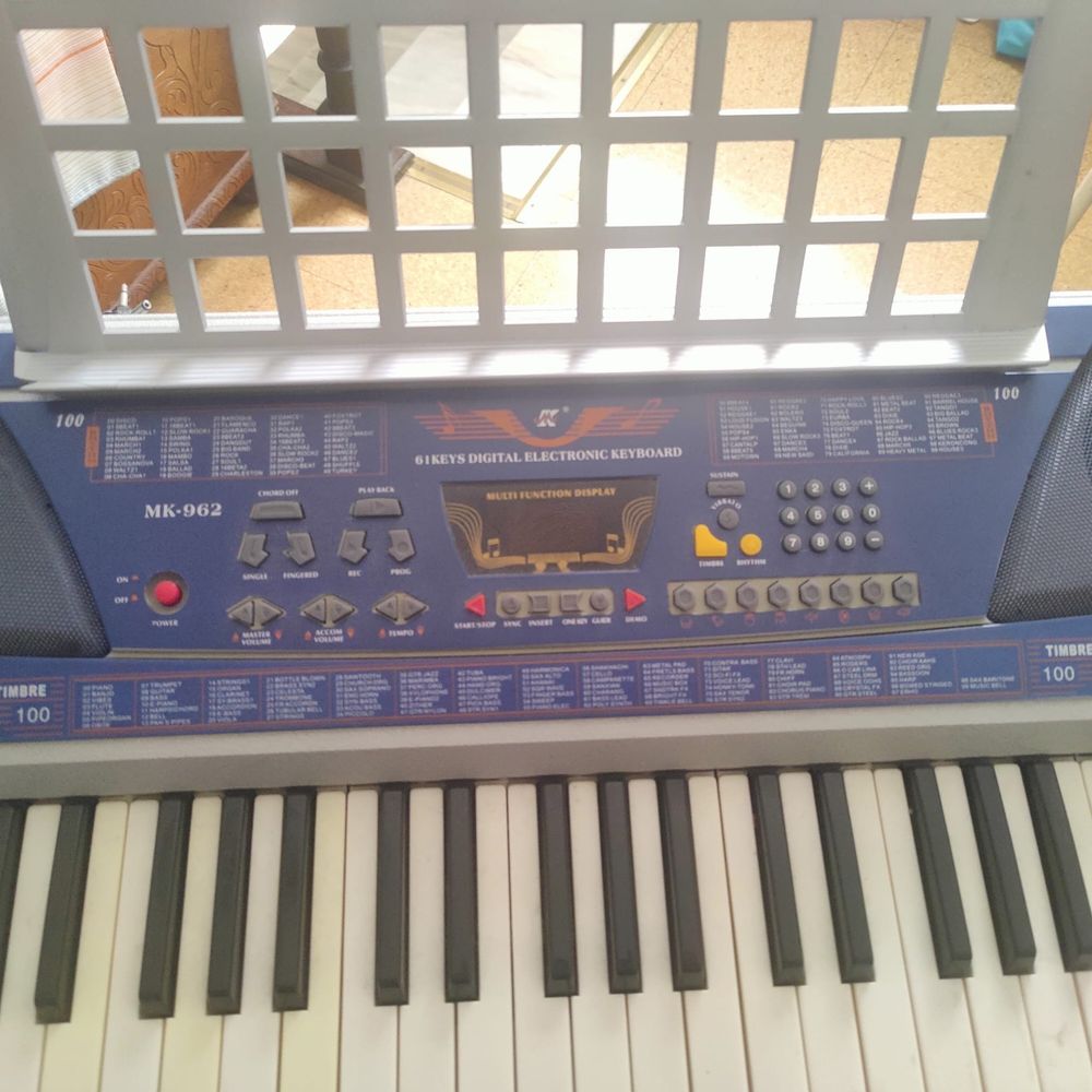 Teclado com suporte