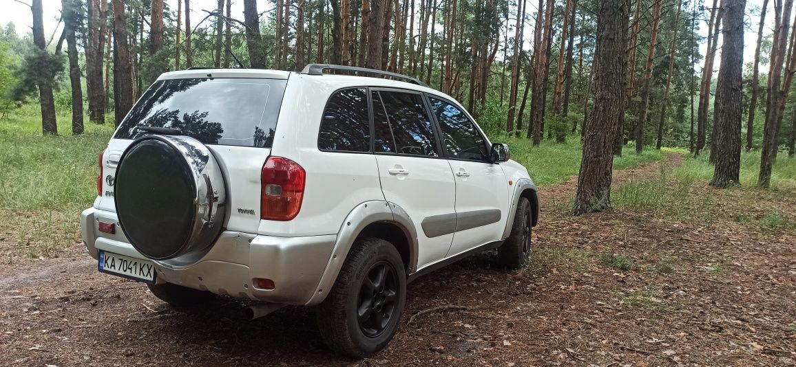 Toyota rav 4. 2 покоління