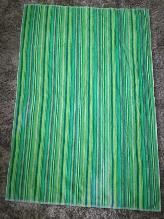 Toalhas novas 1,5m x 1m (100% algodão) - 2€