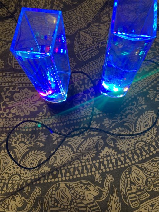 Par colunas xcellon leds com jato de água