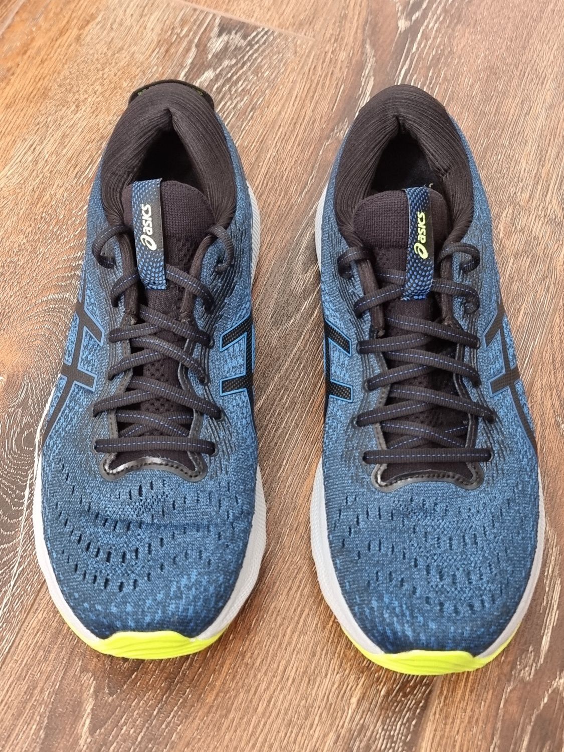 Оригінал 100% чоловічі кросівки asics nimbus 24 eur 44