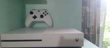 Xbox one s , 500 Mb