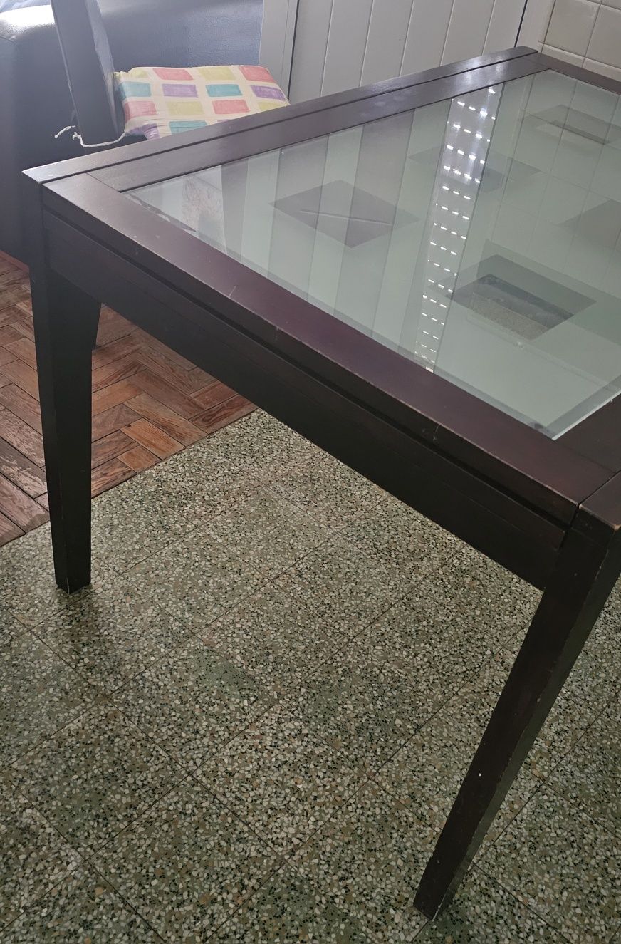 Vendo Mesa De Jantar Em Madeira Maciça