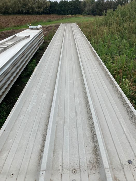 Płyta warstwowa obornicka grub 60 mm  11,2 m  długie 80 m2 używana