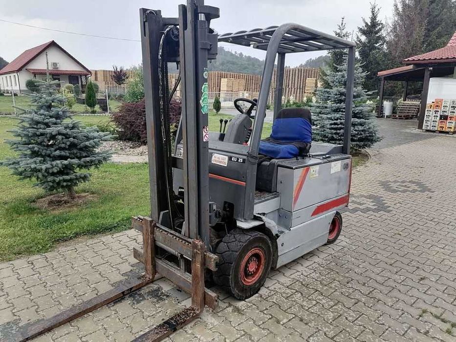 Wózek widłowy elektryczny udźwig 2.5t