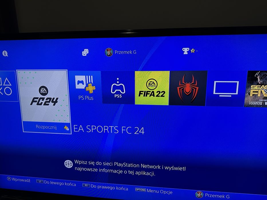 Playstation 4 Slim 500GB + 2 pady