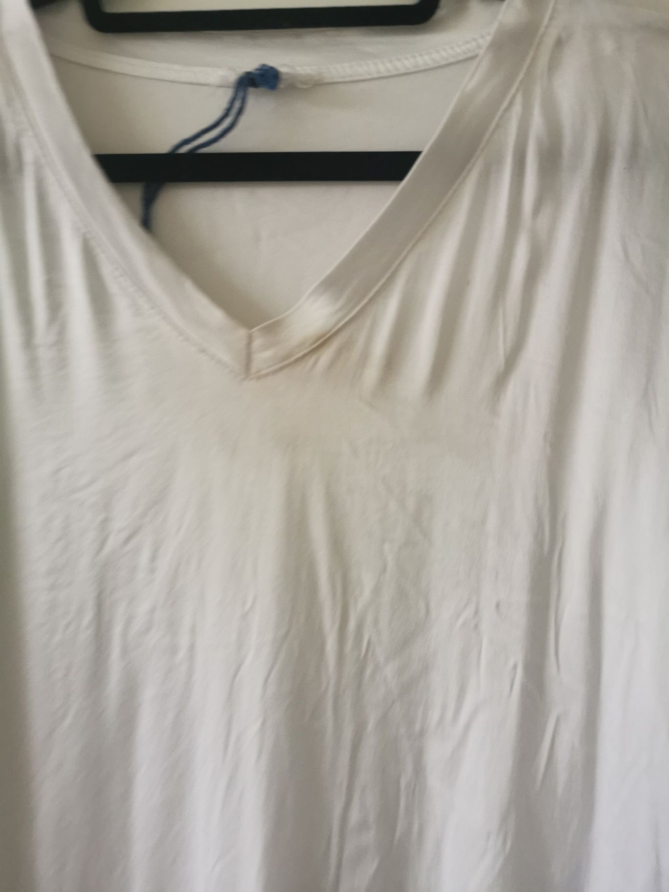 Biały t-shirt. Bluzka damska