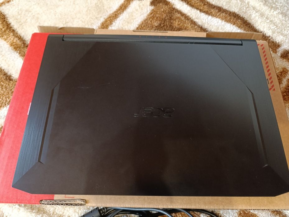 Acer  144HZ i7 10750H 5Ghz RTX 2060 16RAM 512SSD