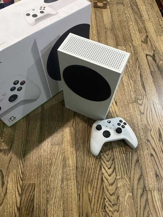 Консоль Xbox series S 512 GB / 2 геймпада
