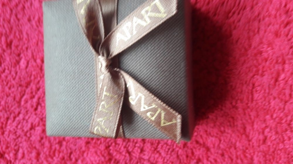 Nowe piękne kolczyki APART