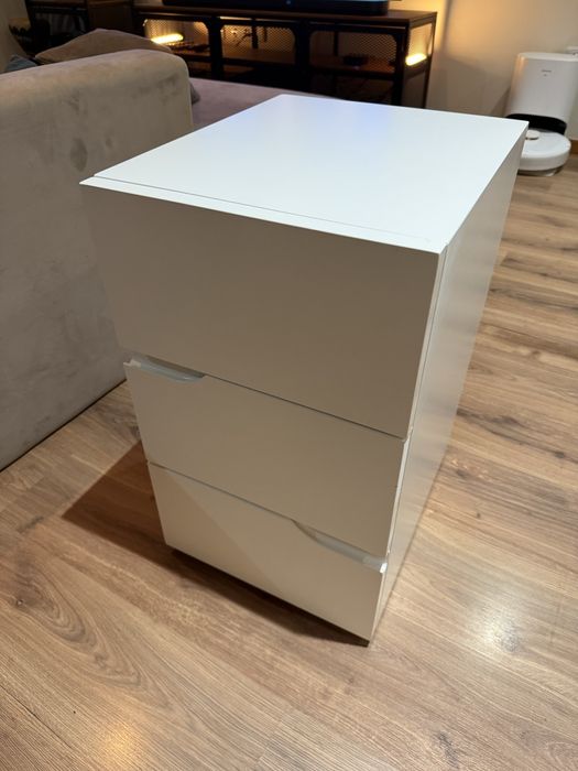 Mesa de cabeceira / Móvel de apoio em lacado branco