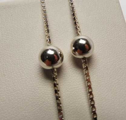 Długi srebrny łańcuszek kostka zdobiona kulkami 83 cm. 1,5 mm.