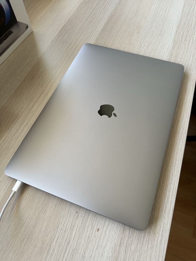 Macbook Pro 16 - 16GB RAM - SSD 1 TB - AMD Radeon Pro 5500M