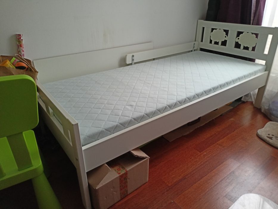 Łóżko IKEA KRITTER z materacem Vyssa