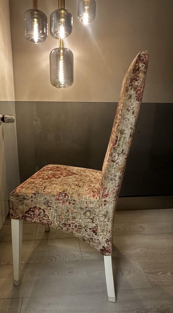 Conjunto com 2 Cadeiras Estofadas – Estilo Vintage