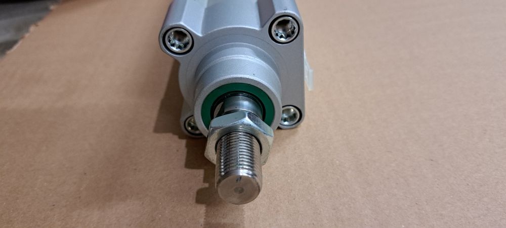 Siłownik FESTO pneumatyczny DSBC-50-420-PPVA-N3 
420-PPVA-N3
420-PPVA-