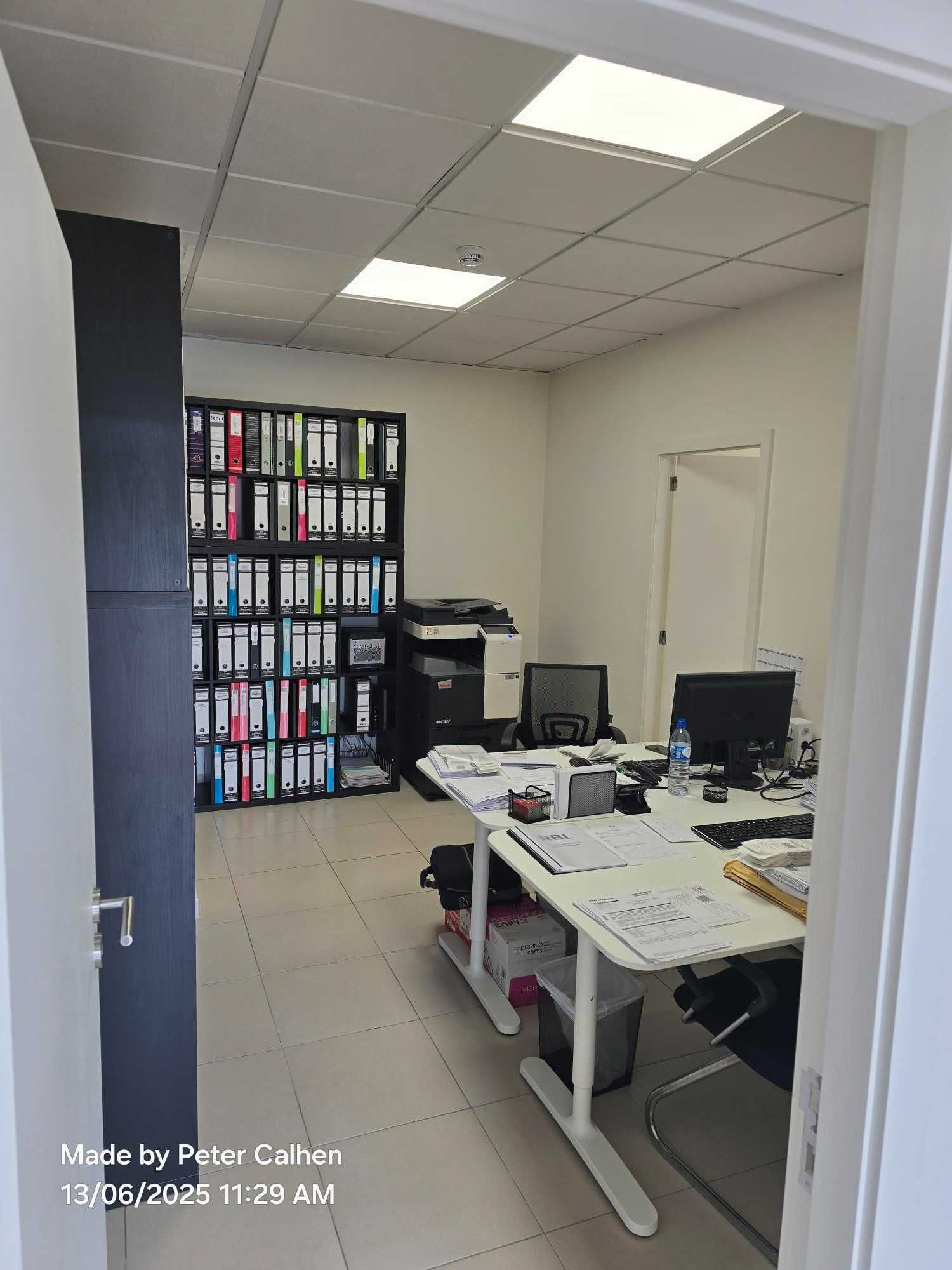 Escritório com 50 m2 + lugar de garagem em Fânzeres, Gondomar