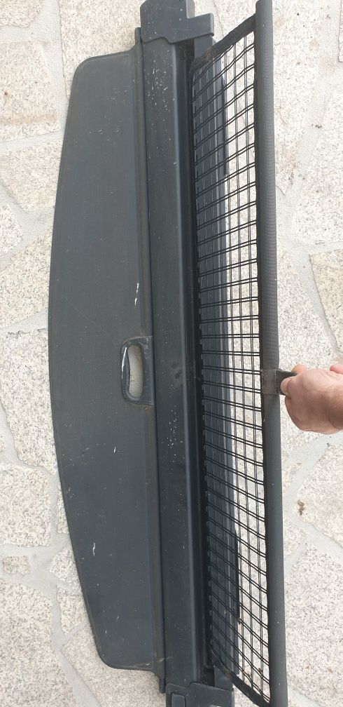 Chapeleira original com rede de divisórias BMW F25