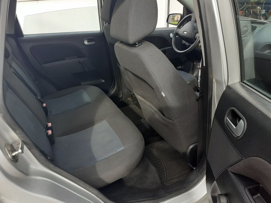 Ford fiesta 1.4 tdci 5 lugares