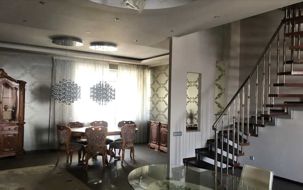 Оренда. вул. Сахарова, 80-А Новобуд Ближній центр Трирівнева. Паркінг!