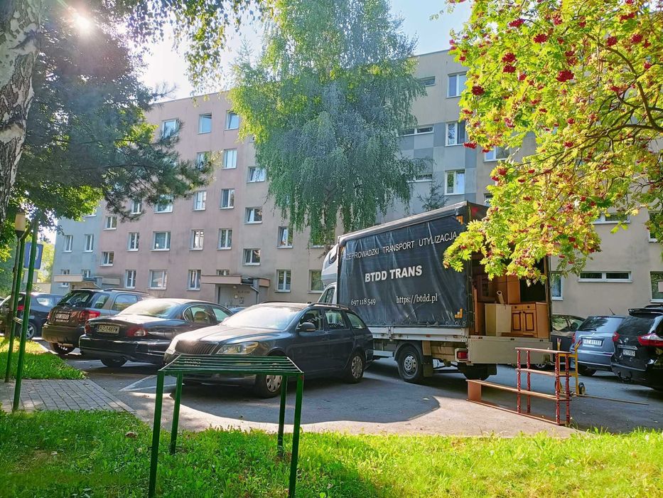 PRZEPROWADZKI/ Usługi transportowe/Utylizacja