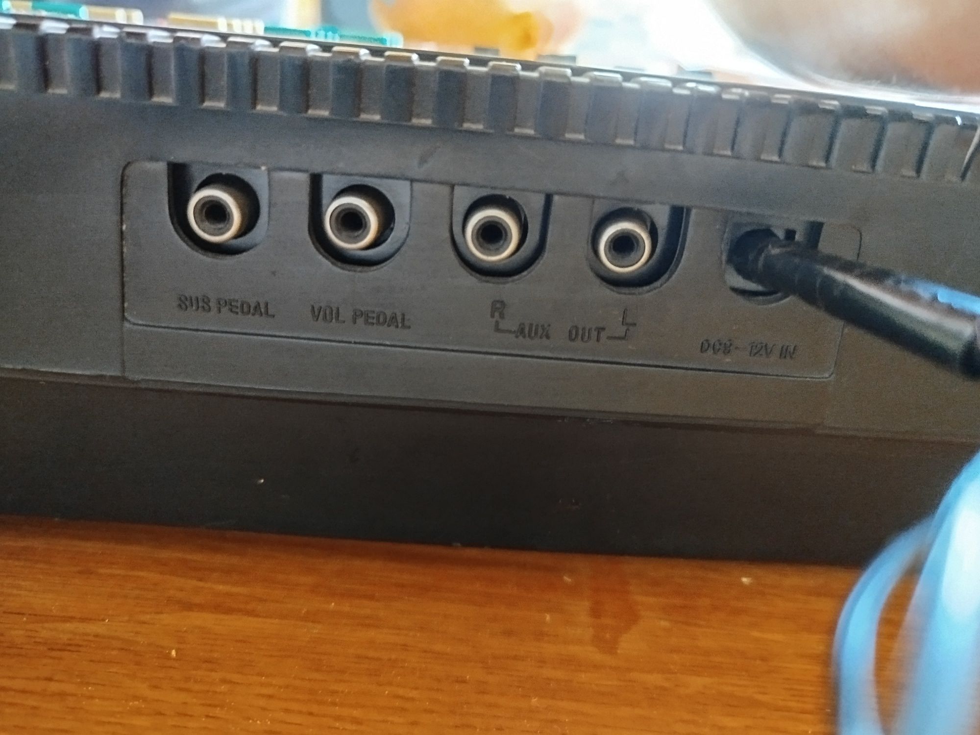 Keyboard z uchwytem