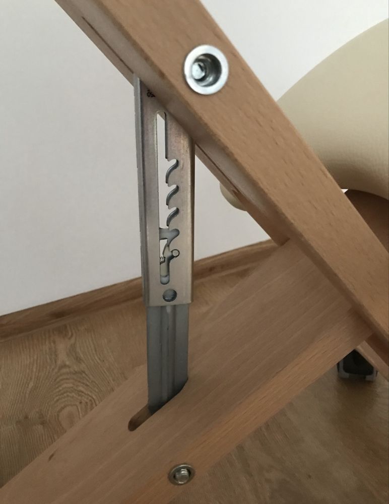Ergonomiczny klękosiad, klęcznik odciążający kręgosłup
