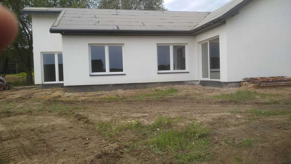 Dom wolnostojący nowy, wygodny