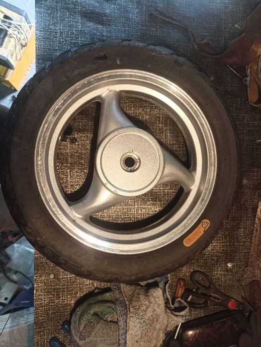 Колесо на скутер R12(12 радиус)