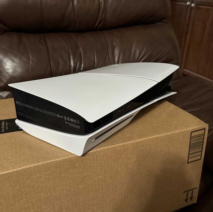 Konsola Ps5 z 2 kontrolerami wersja z wejściem na płyty