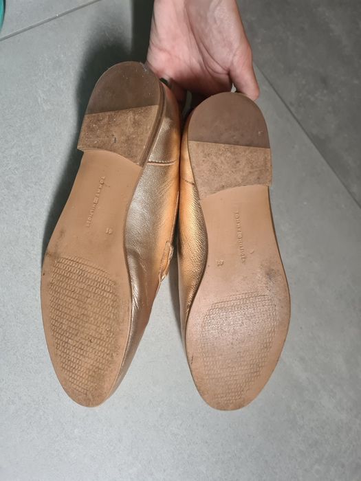 Tommy hilfiger mokasyny złote 41