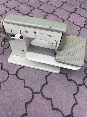 Швейна машинка Bernina
