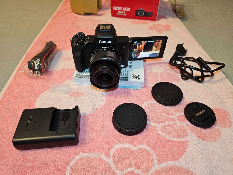 Aparat fotograficzny Canon EOS M50 bezlusterkowiec lustrzanka zestaw