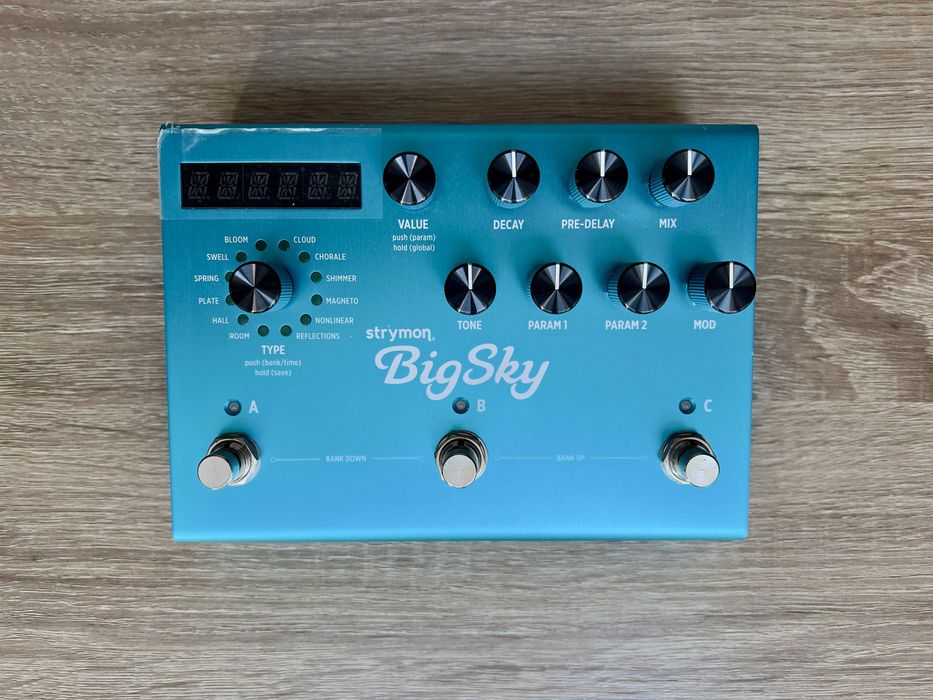 Strymon BigSky гітарна педаль reverberation. Європейська версія
