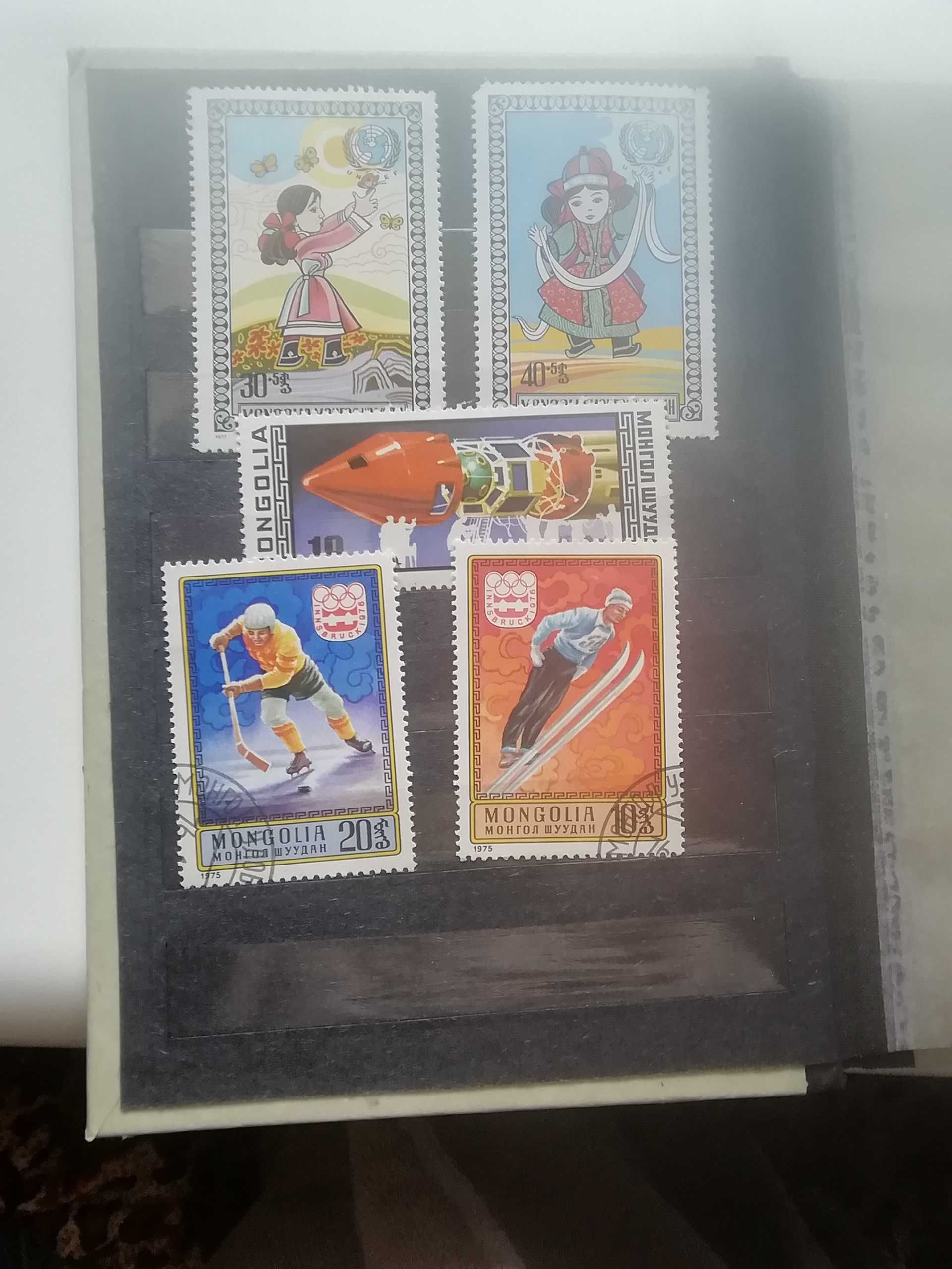 Продам марки с кляссером