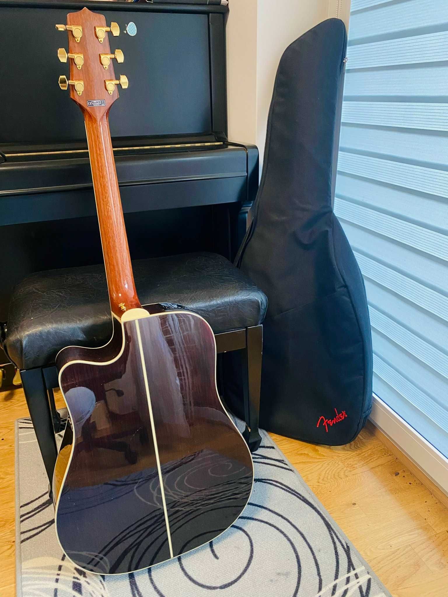 Sprzedam gitarę elektroakustyczną TAKAMINE + pokrowiec