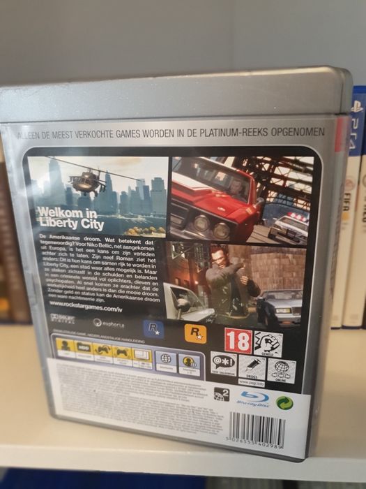 Caixa Grand Theft Auto IV PS3