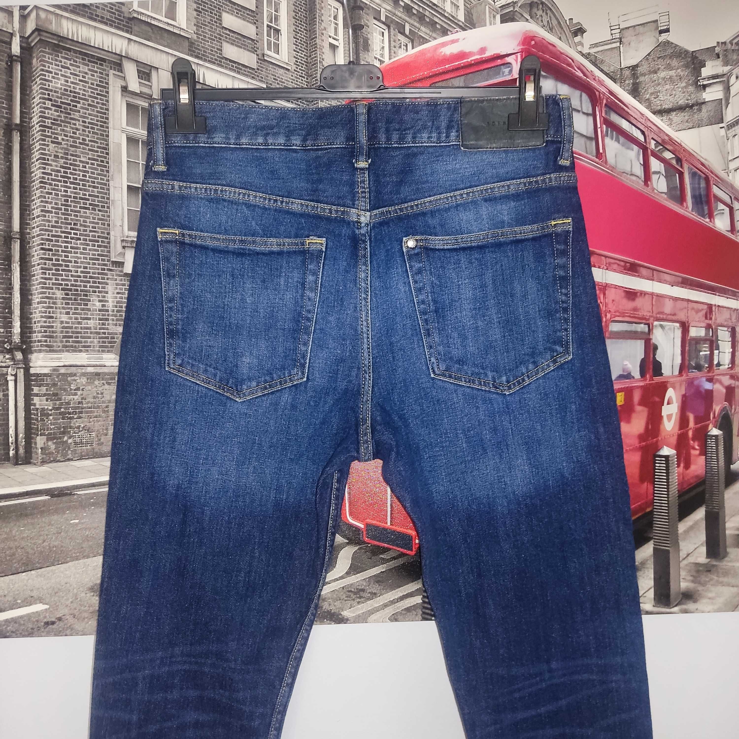 Dżinsy męskie
S  Slim Denim