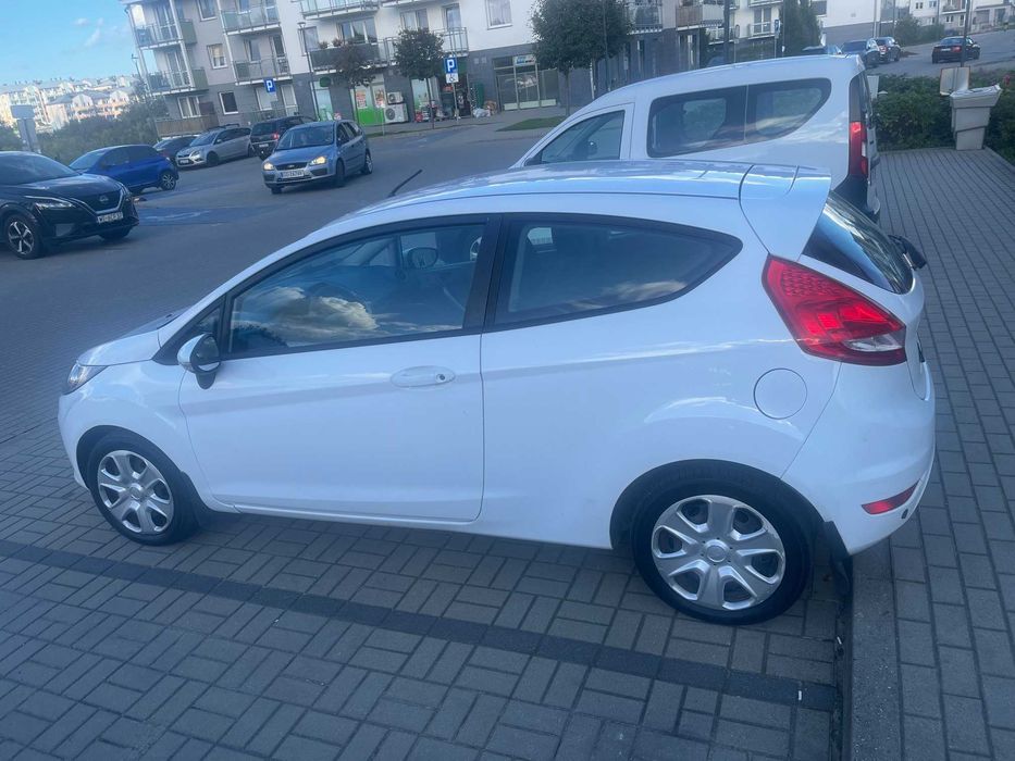 Ford Fiesta 1.25 benzyna LPG 2009 r. Przegląd i ubezpieczenie do 09.26