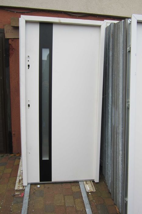 Nowe Drzwi zewnętrzne ocieplane z szybą 100x210 Lewe Prawe 70mm białe