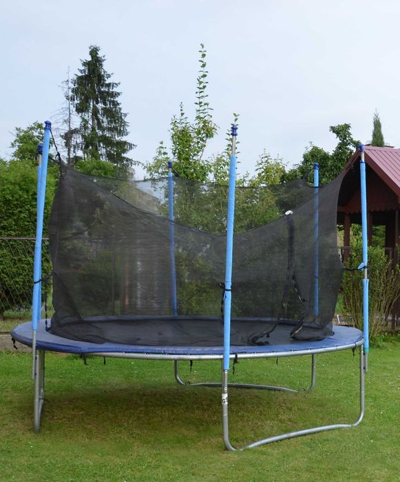 Trampolina dla dzieci.