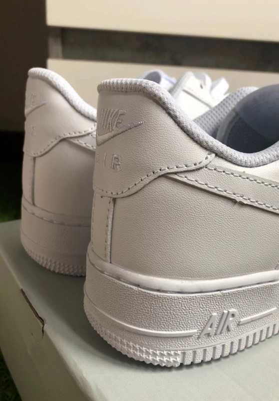 Nike Air Force 1 Low '07 White Rozmiar 45