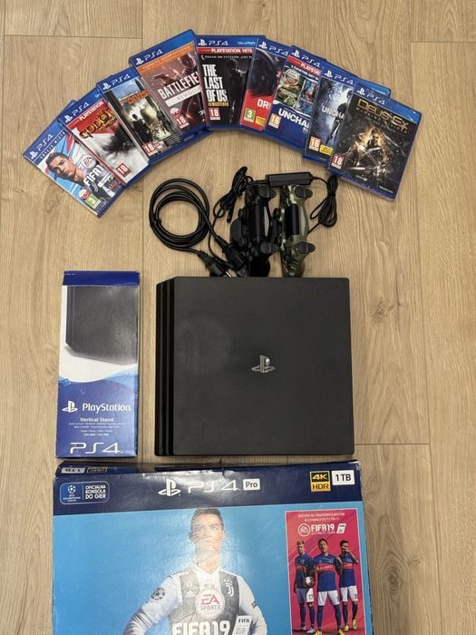 Zestaw PlayStation 4 Pro 1TB
