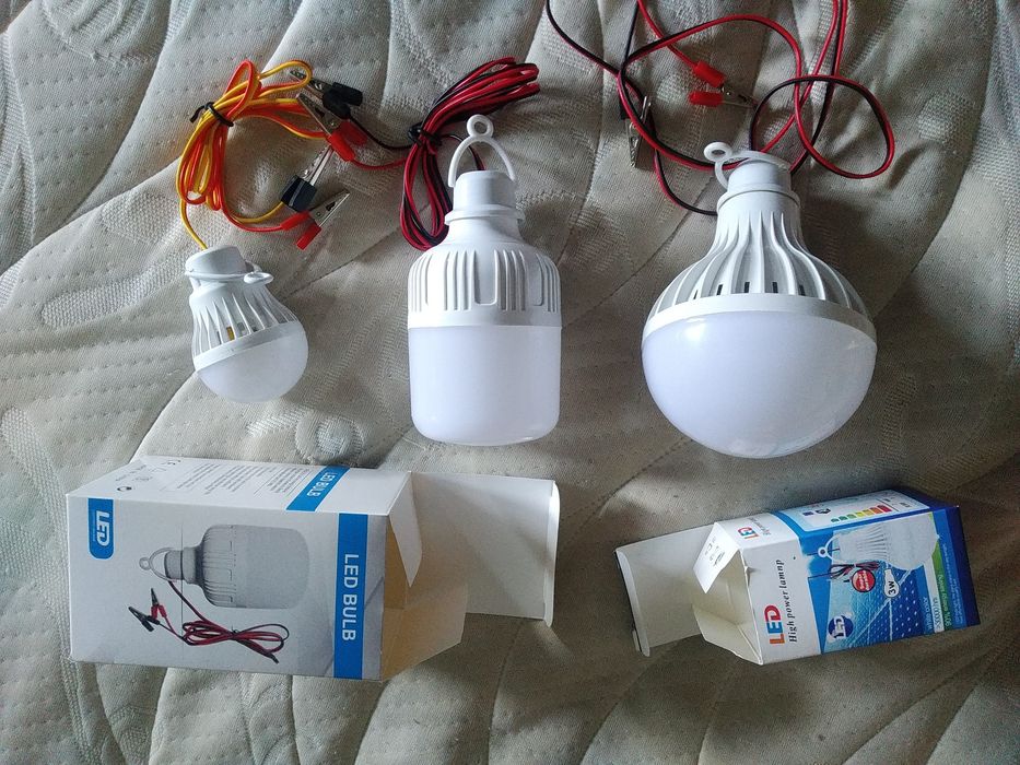 Лампочка 12 вольт 3 .7 .9. ват